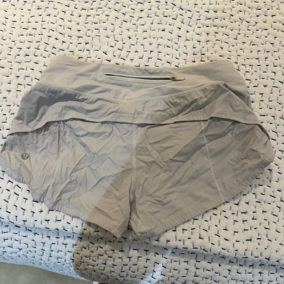 Lulu lemon speed shorts - Picture 3 of 4